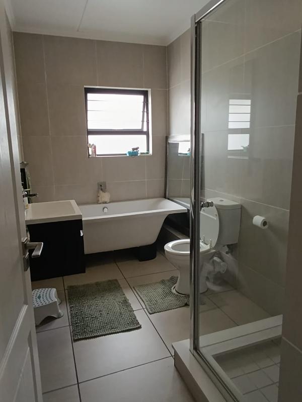 To Let 3 Bedroom Property for Rent in Greenstone Hill Gauteng