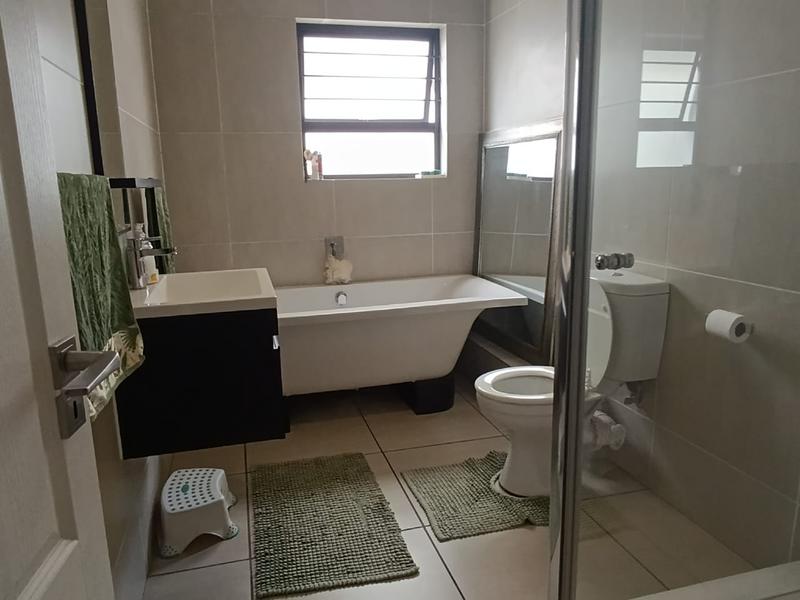 To Let 3 Bedroom Property for Rent in Greenstone Hill Gauteng