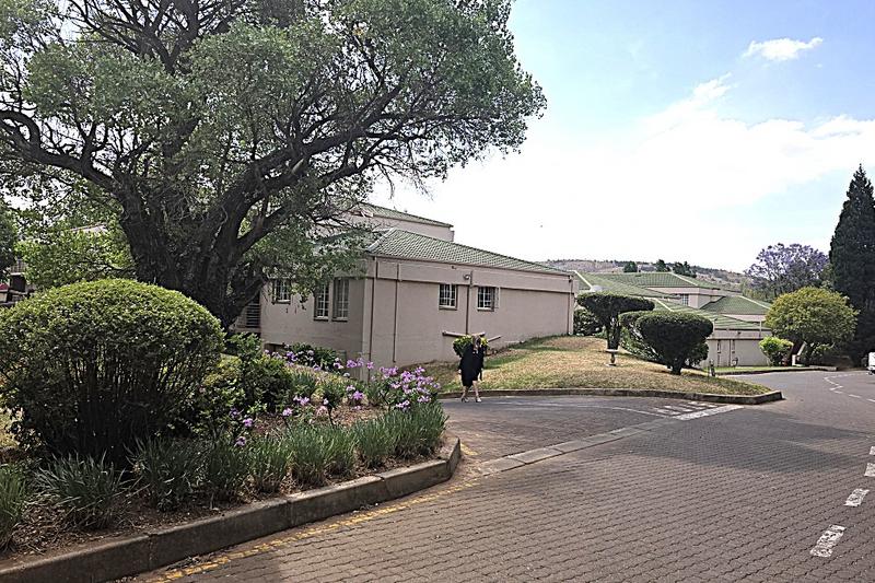 1 Bedroom Property for Sale in Bedfordview Gauteng