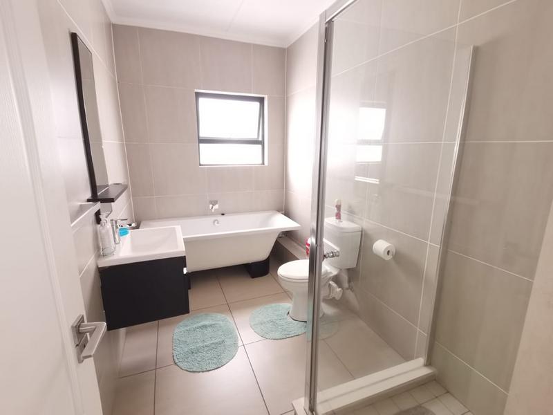 2 Bedroom Property for Sale in Greenstone Hill Gauteng