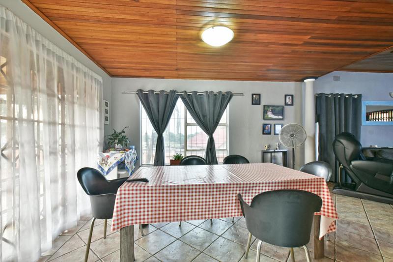 4 Bedroom Property for Sale in Glenvista Gauteng