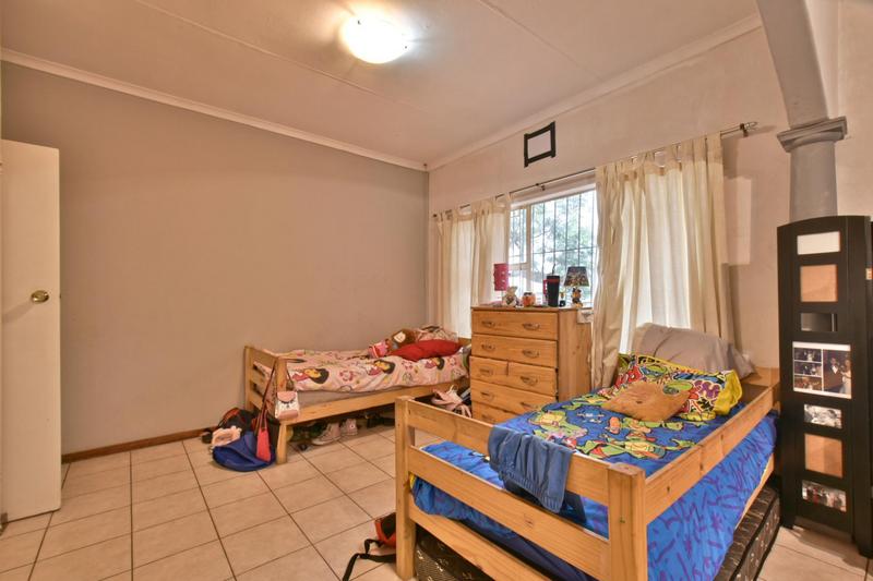 4 Bedroom Property for Sale in Glenvista Gauteng