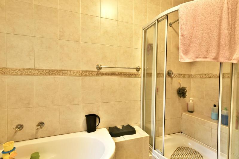 4 Bedroom Property for Sale in Glenvista Gauteng