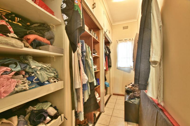 4 Bedroom Property for Sale in Glenvista Gauteng