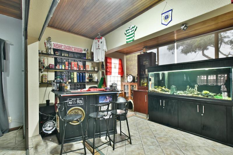 4 Bedroom Property for Sale in Glenvista Gauteng