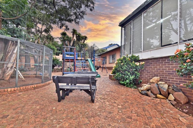 4 Bedroom Property for Sale in Glenvista Gauteng