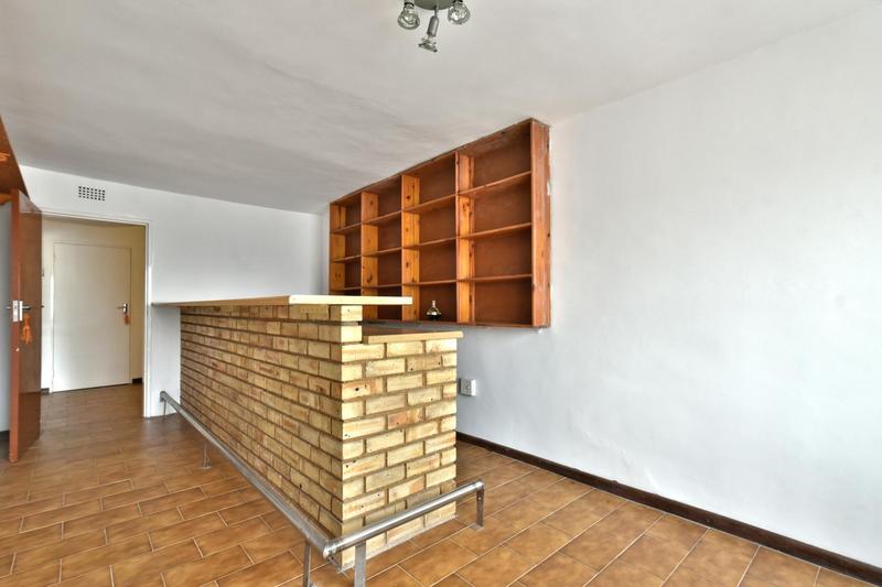 5 Bedroom Property for Sale in Linmeyer Gauteng