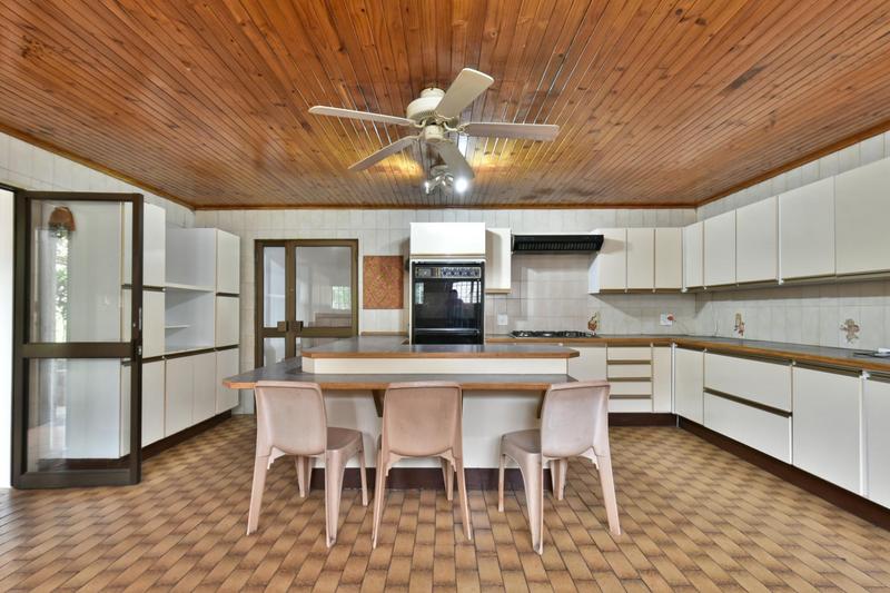 5 Bedroom Property for Sale in Linmeyer Gauteng