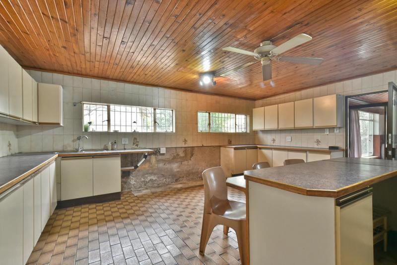 5 Bedroom Property for Sale in Linmeyer Gauteng