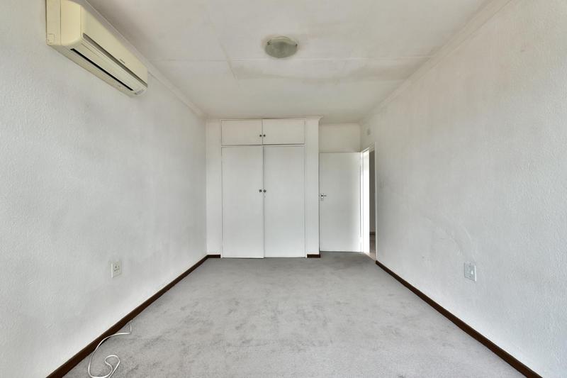 5 Bedroom Property for Sale in Linmeyer Gauteng