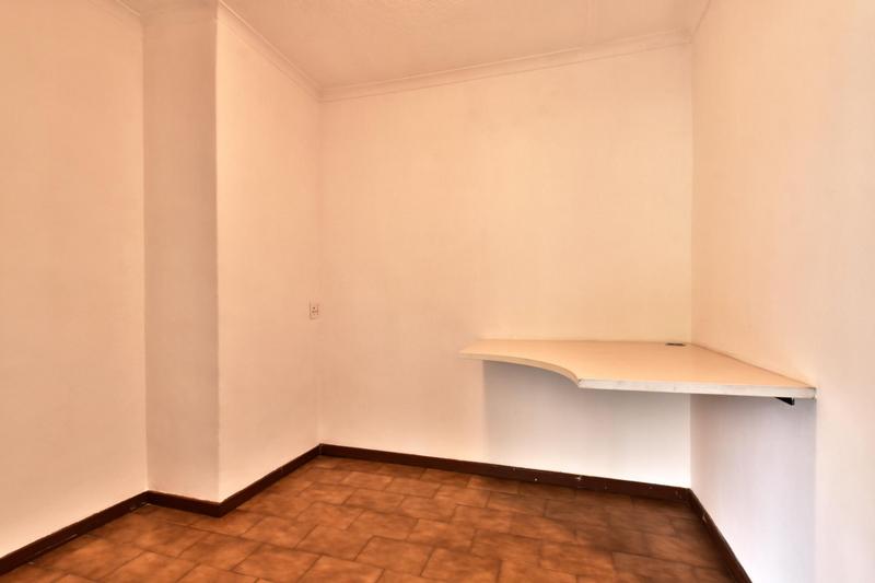 5 Bedroom Property for Sale in Linmeyer Gauteng