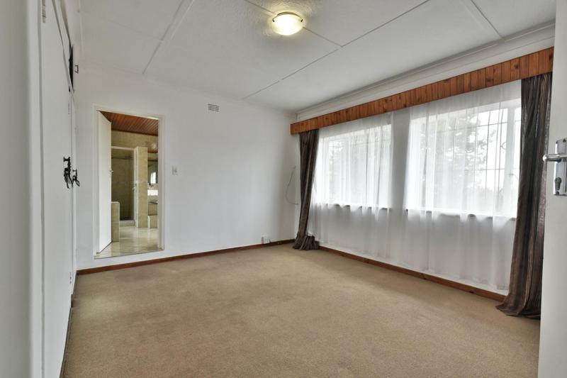 5 Bedroom Property for Sale in Linmeyer Gauteng
