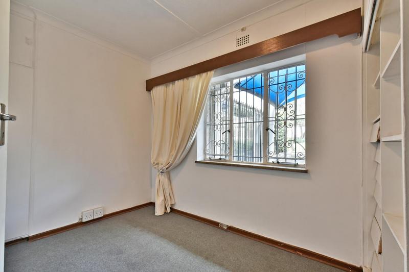 5 Bedroom Property for Sale in Linmeyer Gauteng