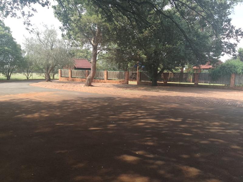 Commercial Property for Sale in Daggafontein Gauteng