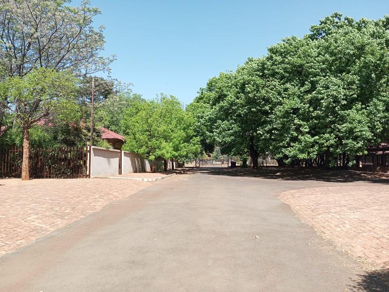 Commercial Property for Sale in Daggafontein Gauteng