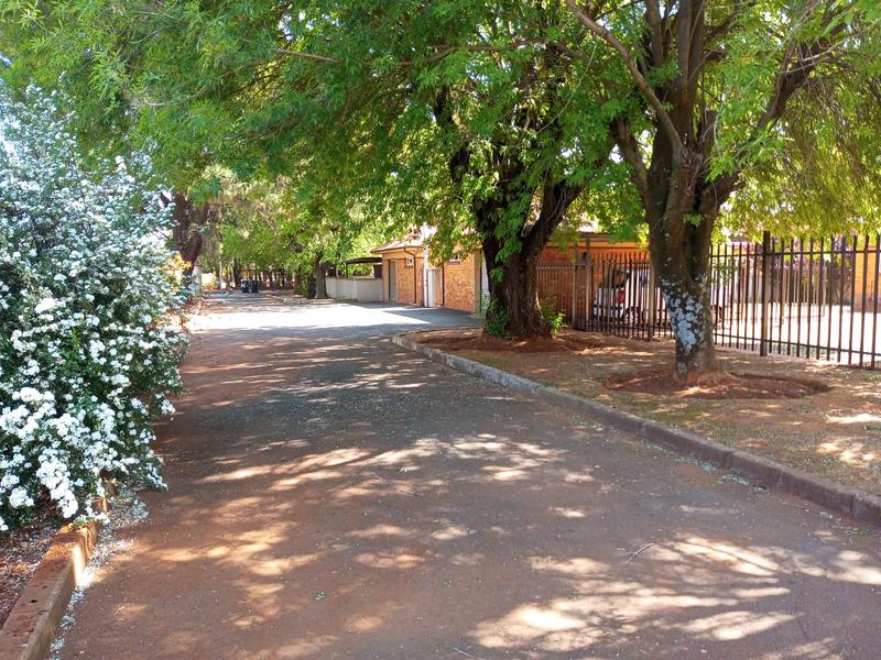 Commercial Property for Sale in Daggafontein Gauteng