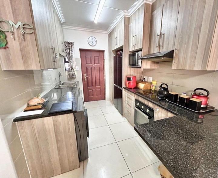 2 Bedroom Property for Sale in Fairlead Gauteng