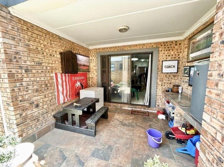 2 Bedroom Property for Sale in Fairlead Gauteng