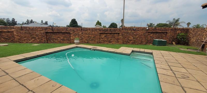 2 Bedroom Property for Sale in Florentia Gauteng