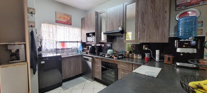 2 Bedroom Property for Sale in Verwoerdpark Gauteng