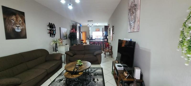 2 Bedroom Property for Sale in Verwoerdpark Gauteng