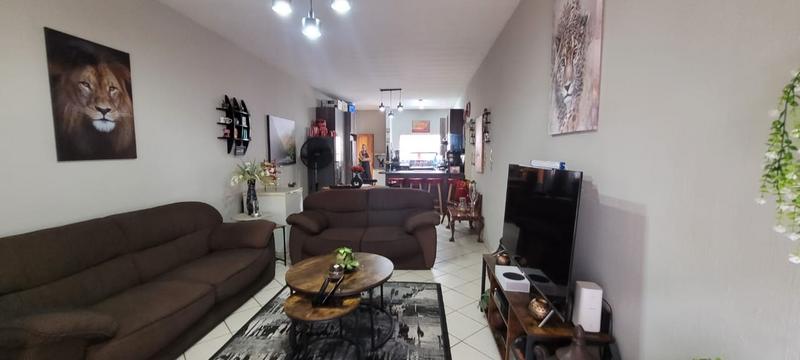 2 Bedroom Property for Sale in Verwoerdpark Gauteng
