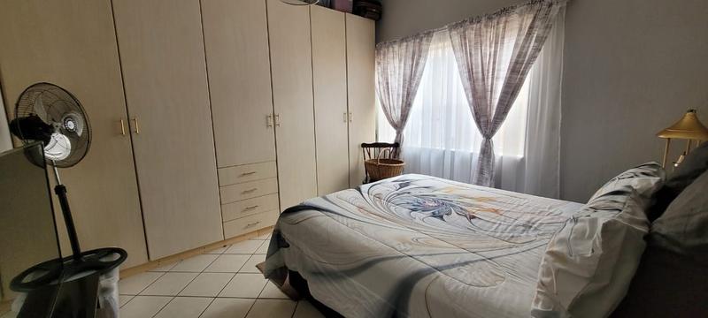 2 Bedroom Property for Sale in Verwoerdpark Gauteng