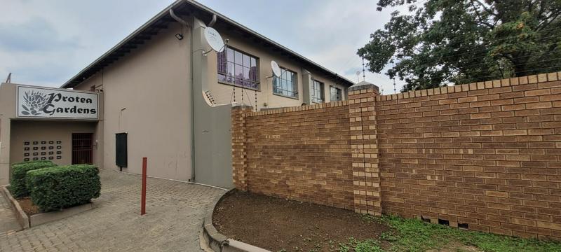 2 Bedroom Property for Sale in Verwoerdpark Gauteng