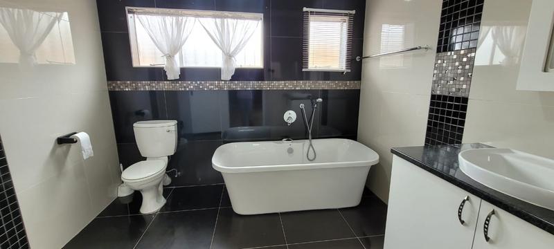 5 Bedroom Property for Sale in Elandshaven Gauteng