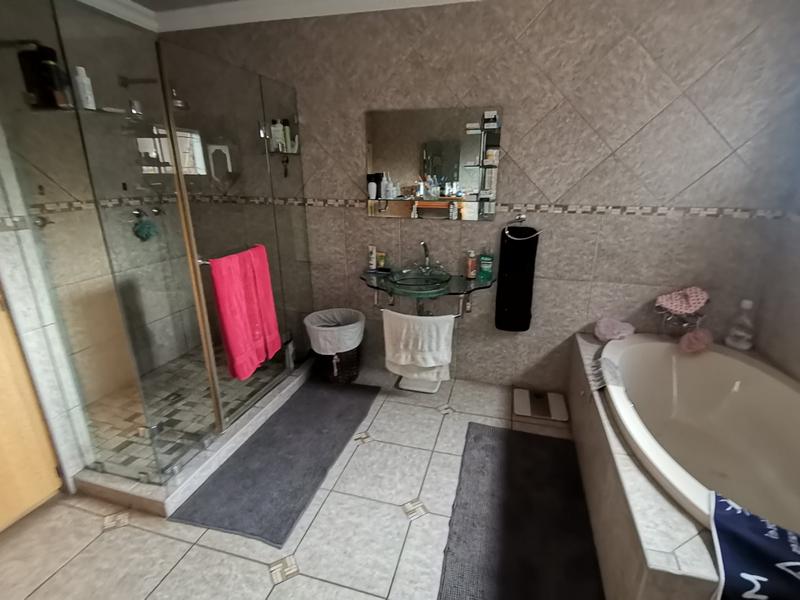 4 Bedroom Property for Sale in Vanderbijlpark SE Gauteng
