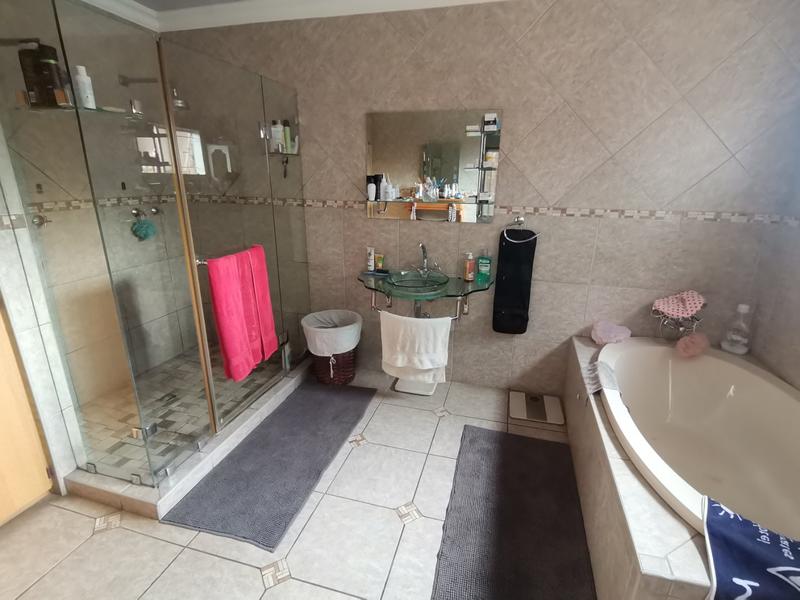 4 Bedroom Property for Sale in Vanderbijlpark SE Gauteng