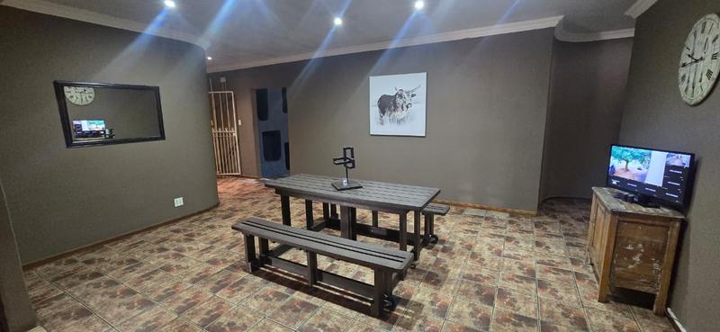 7 Bedroom Property for Sale in Duncanville Gauteng