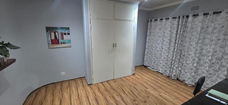 7 Bedroom Property for Sale in Duncanville Gauteng