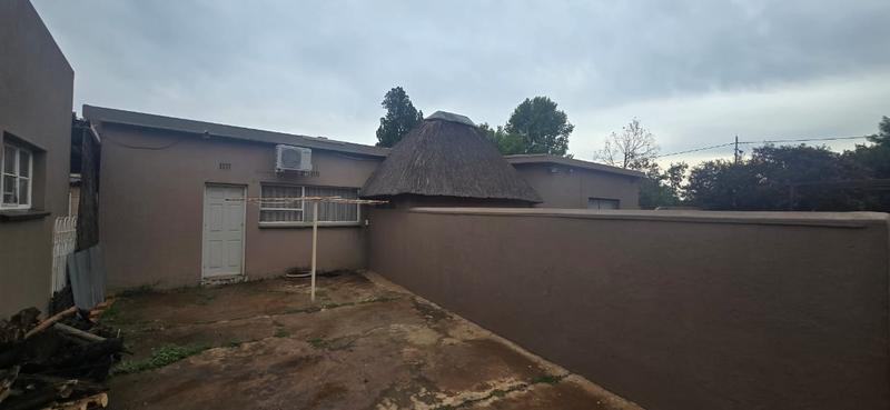 7 Bedroom Property for Sale in Duncanville Gauteng