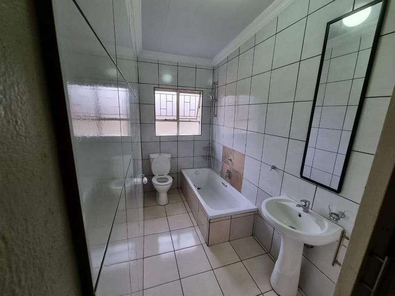 7 Bedroom Property for Sale in Duncanville Gauteng