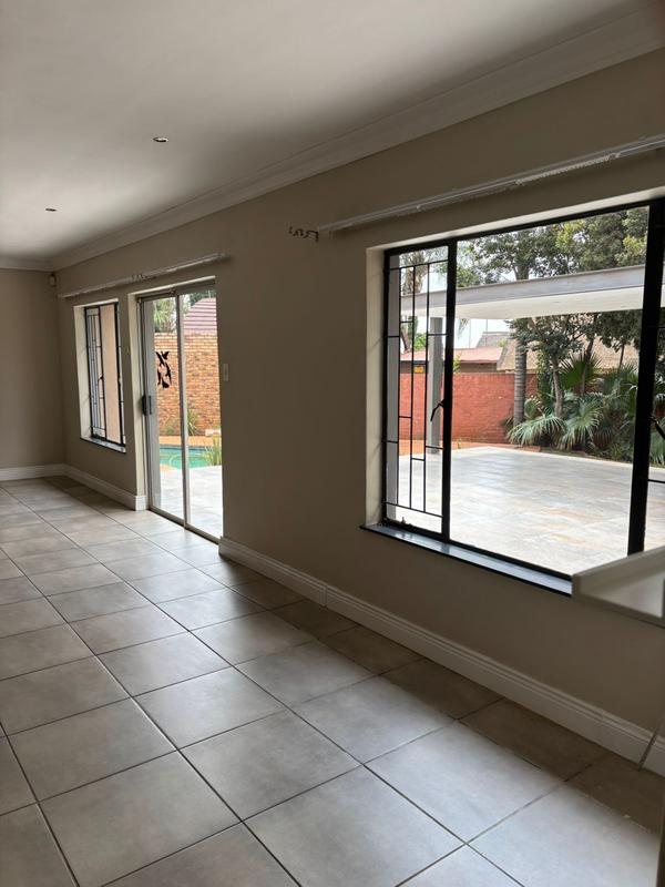 4 Bedroom Property for Sale in Garsfontein Gauteng