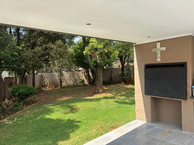 4 Bedroom Property for Sale in Garsfontein Gauteng