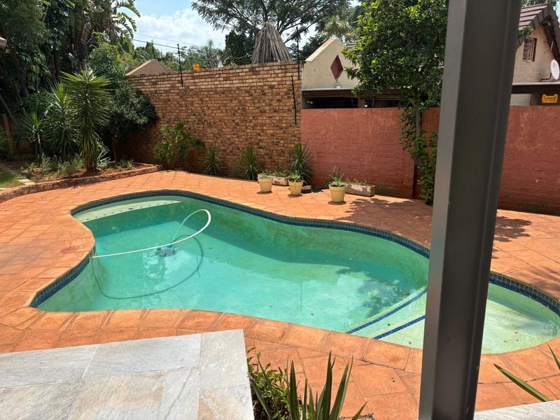 4 Bedroom Property for Sale in Garsfontein Gauteng