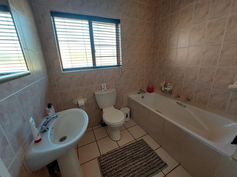 3 Bedroom Property for Sale in Eldoraigne Gauteng