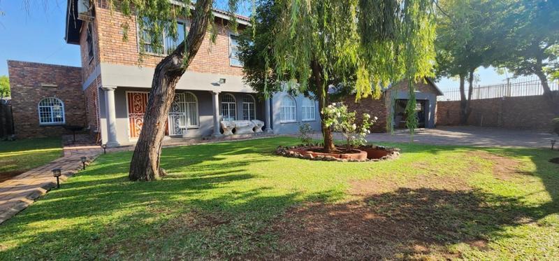 5 Bedroom Property for Sale in Erasmia Gauteng