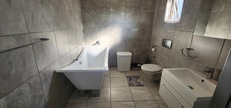 5 Bedroom Property for Sale in Erasmia Gauteng