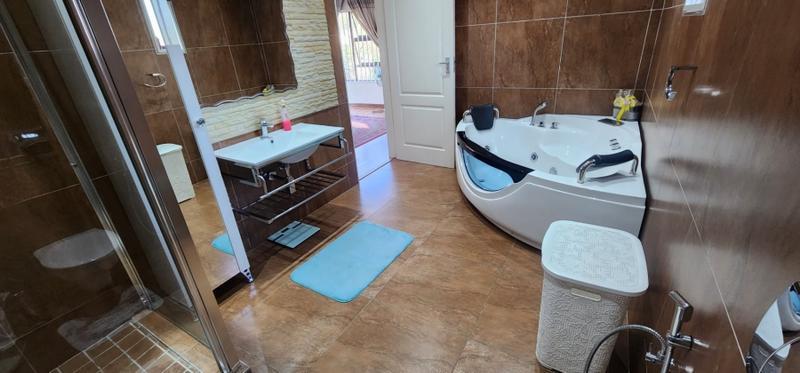 5 Bedroom Property for Sale in Erasmia Gauteng