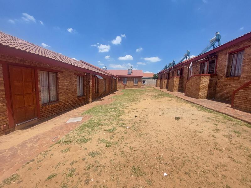 2 Bedroom Property for Sale in Olievenhoutbosch Gauteng