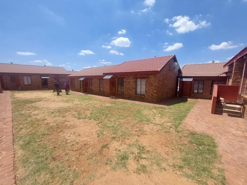 2 Bedroom Property for Sale in Olievenhoutbosch Gauteng