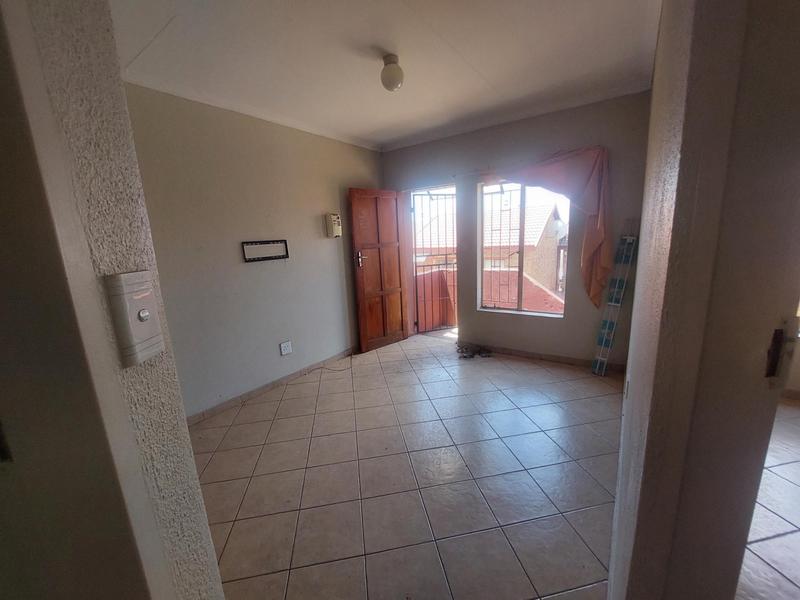 2 Bedroom Property for Sale in Olievenhoutbosch Gauteng
