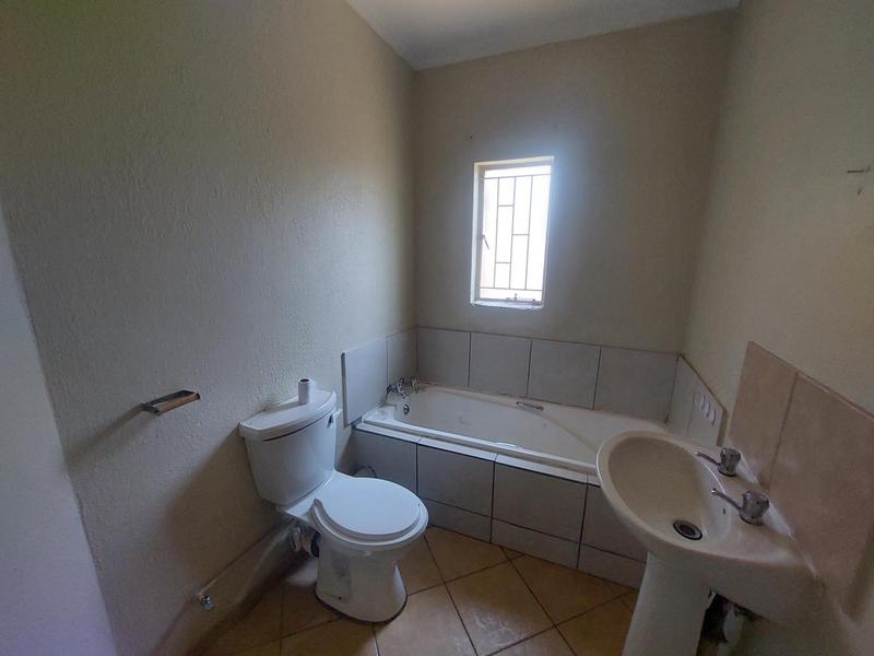 2 Bedroom Property for Sale in Olievenhoutbosch Gauteng