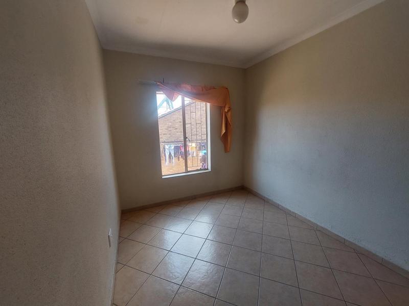 2 Bedroom Property for Sale in Olievenhoutbosch Gauteng