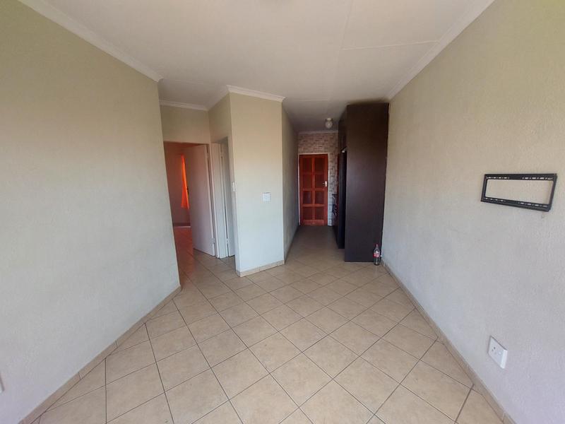 2 Bedroom Property for Sale in Olievenhoutbosch Gauteng