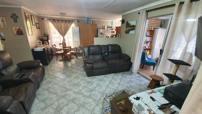3 Bedroom Property for Sale in Annlin Gauteng