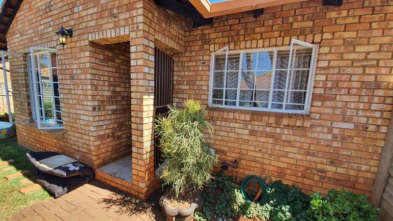 2 Bedroom Property for Sale in Doornpoort Gauteng